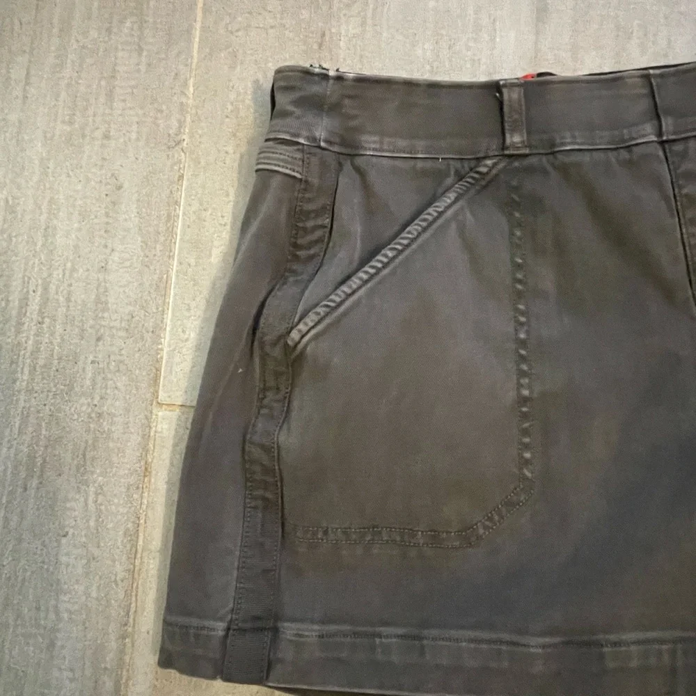 SPANX Black Stretch Twill Pull-On Jean Shorts - Picture 6 of 6